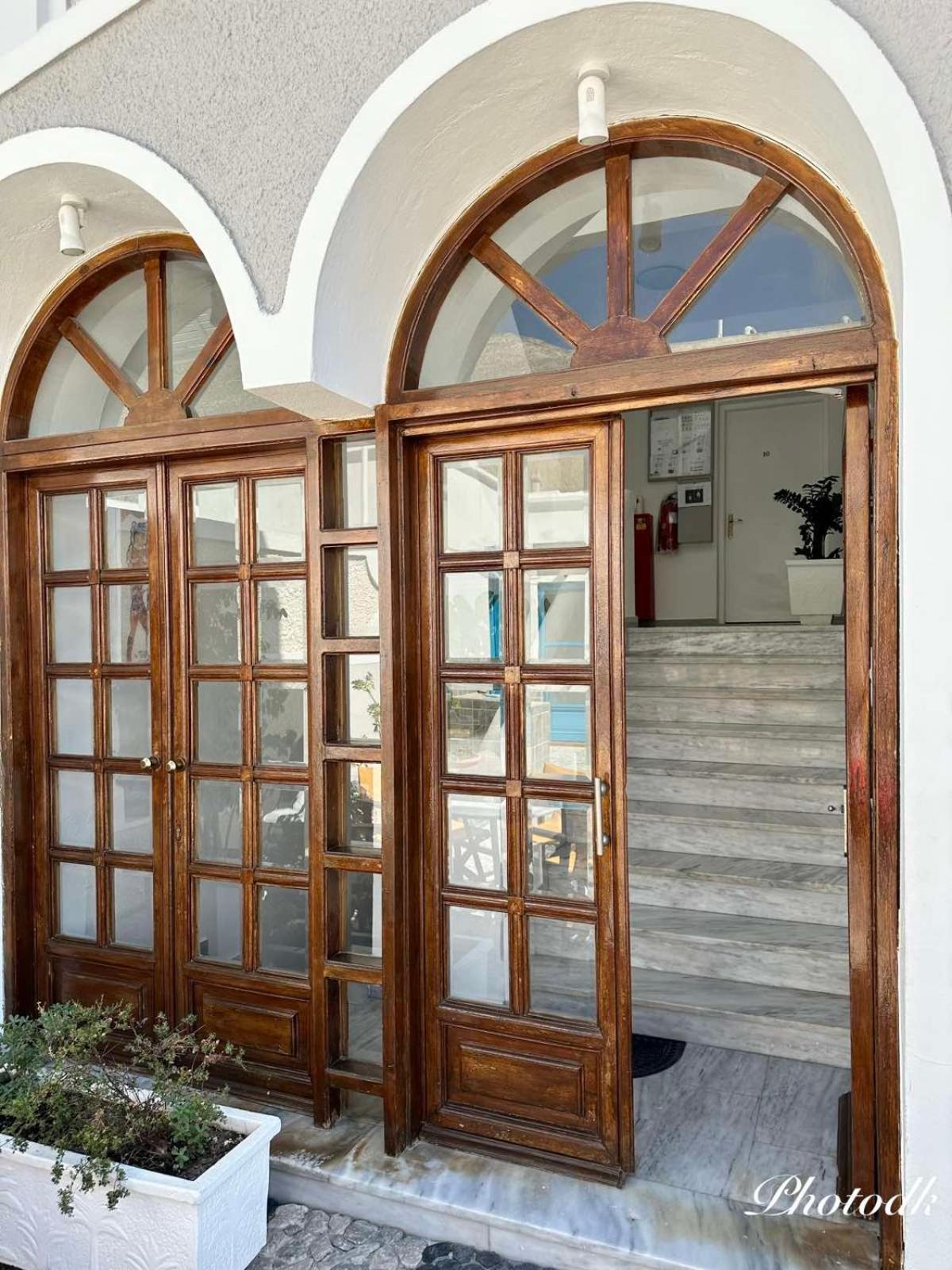 Santa Barbara Hotell Períssa Eksteriør bilde